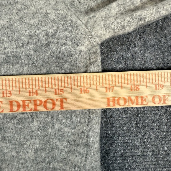 Uniqlo Sweater Womens Medium Gray 100% Cashmere Pullover Long Sleeve - Picture 7 of 8